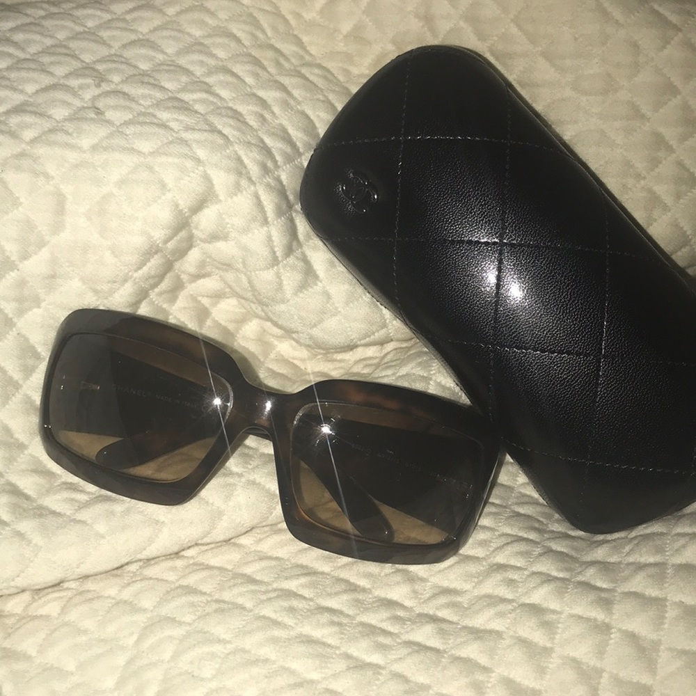 Chanel Sunglasses Tortoise Shell - Picture 5 of 6
